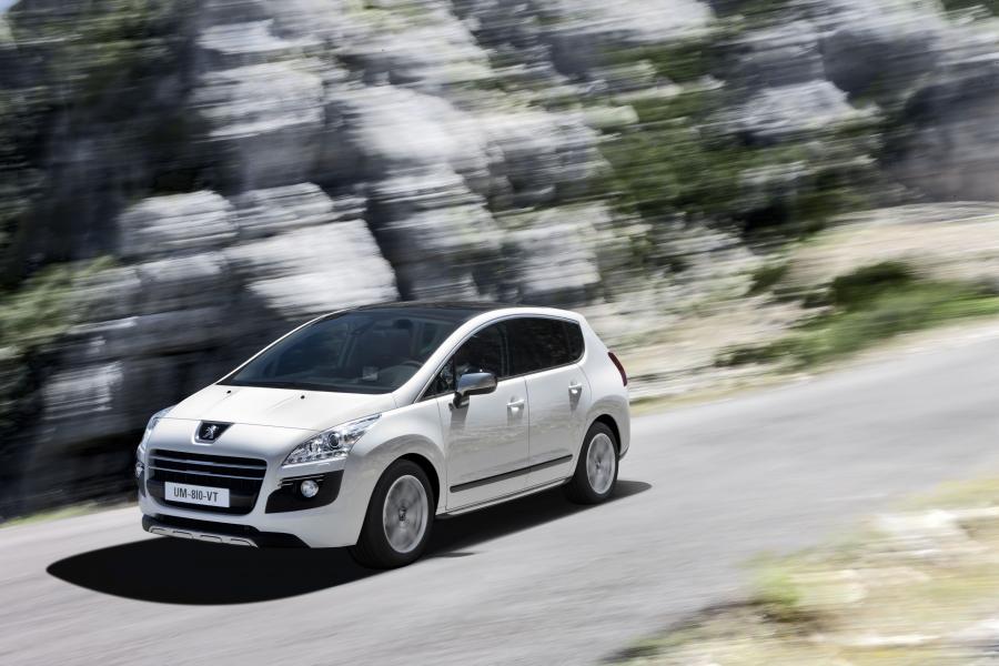  Peugeot 3008 HYbrid4 2010 года  (фото 22 из 35)